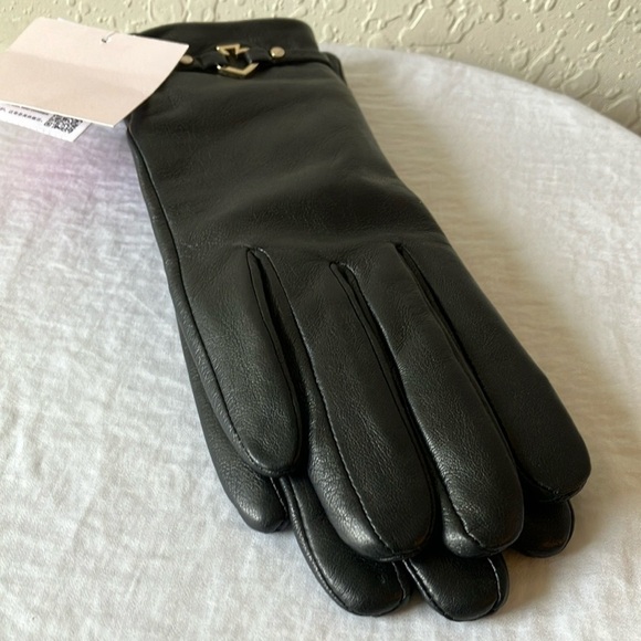 Kate Spade: Black cut out Spade Leather Gloves- Gold Tone- Small - Picture 14 of 16
